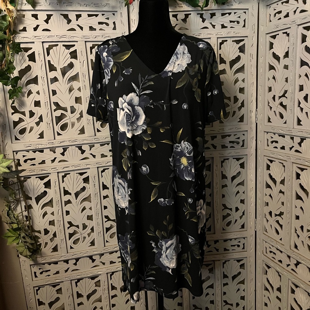CHRISTIAN SIRIANO CUTE BLACK & PRETTY FLOWERS TUNIC MIDI SHORT SLEEVE DRESS